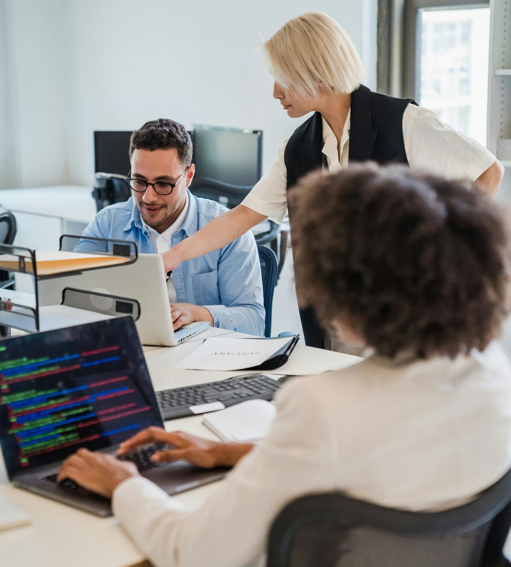 pexels-mizunokozuki-12902857